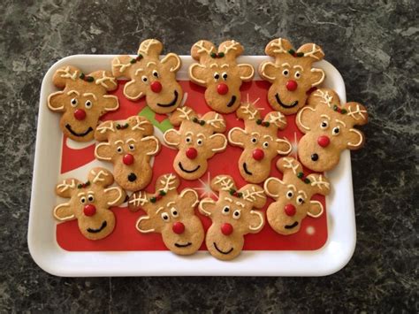 Approx 3.25 x 3.25, md: Reindeer Christmas Cookies Made from upside down gingerbread men (With images) | Christmas ...