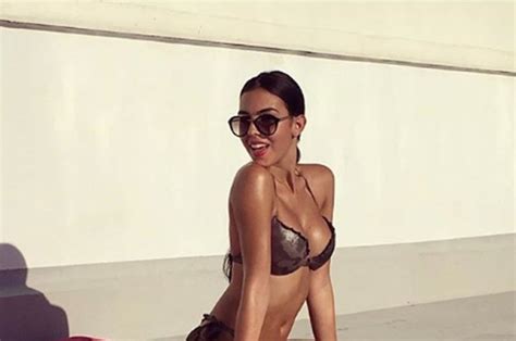 Cristiano Ronaldos Girlfriend Georgina Rodríguez Decimates Bikini With