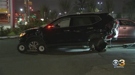 2 People Injured In Multi Vehicle Crash On Roosevelt Boulevard Cbs
