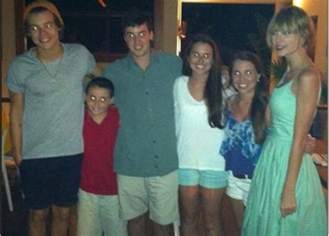 Taylor Swift And Harry Styles End Two Month Relationship On Caribbean
