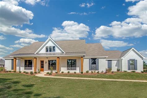 Farmhouse house plans and modern farmhouse house designs. One Level Country House Plan | Country house plans, New ...