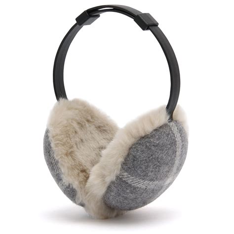 Size Adjustable Earmuffs With Boa Fabric Around The Ears To Keep Warm