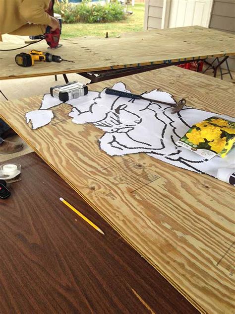 Home made grinch christmas card! Look Like A Christmas Decorating Genius Without Putting Up ...