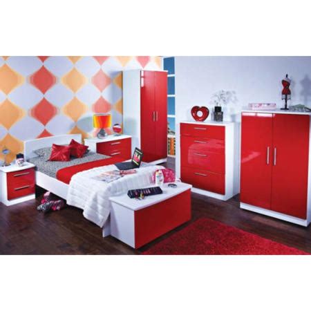 Glossy white frame and red panel, nightstands handle are in polished chrome. Welcome Furniture Hatherley High Gloss 6 Piece White and ...