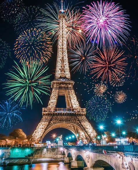 Fireworks At The Eiffel Tower 🎆🎇 Eiffel Tower Painting Paris