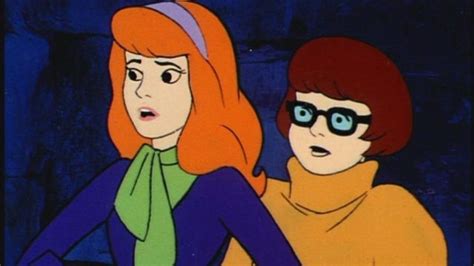 A Scooby Doo Origin Movie About Daphne And Velma Is Happeninghellogiggles