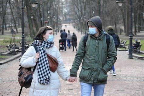 COVID-19 quarantine - Ukraine extends mask rules to outdoor public locations in so-called 