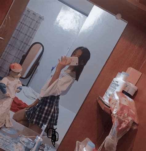 Ports For Girls Rpw In Mirror Selfie Port Girl
