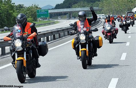 231 trails with 687 photos. Malaysian motorcyclists to be banned from fast lane?