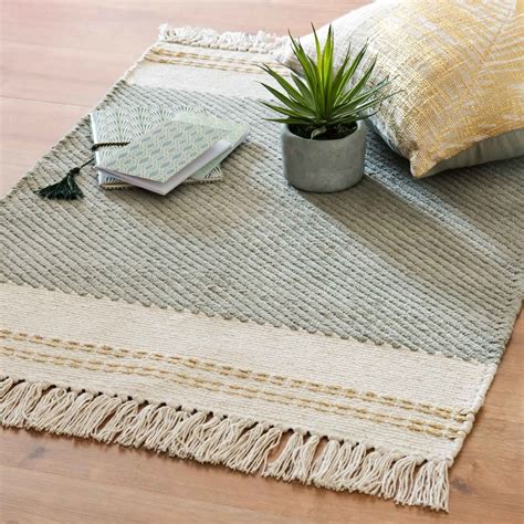 Finden sie passende accessoires für zuhause. Teppich aus Baumwolle bestickt in Naturweiß und Grün 60 x ...