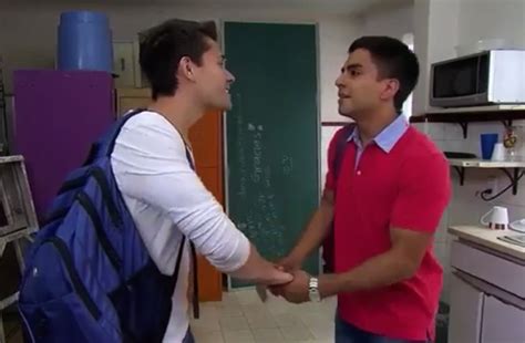 Video Beso Gay En Telenovela De Televisa Causa Polémica La Opinión