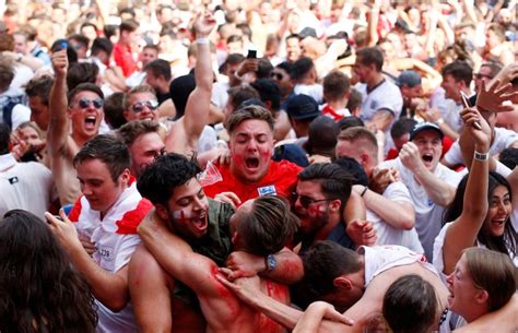 England Fans Go Crazy After World Cup Victory Over Sweden Metro News