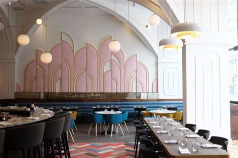Oretta Un Restaurante Con Decoración Art Decó Diseño De Interiores Y
