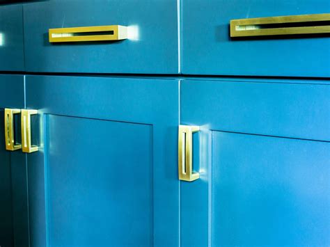The products used on your cabinet refinishing is most important in ensuring your finish lasts. Kitchen Cabinet Refacing: Pictures, Options, Tips & Ideas ...