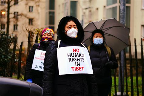 Protests against China's human rights violations on ...