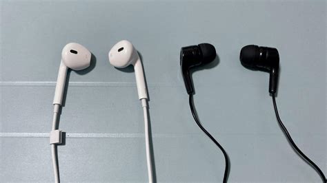 What Do You Call These Two Different Types Of Earbuds Rheadphones