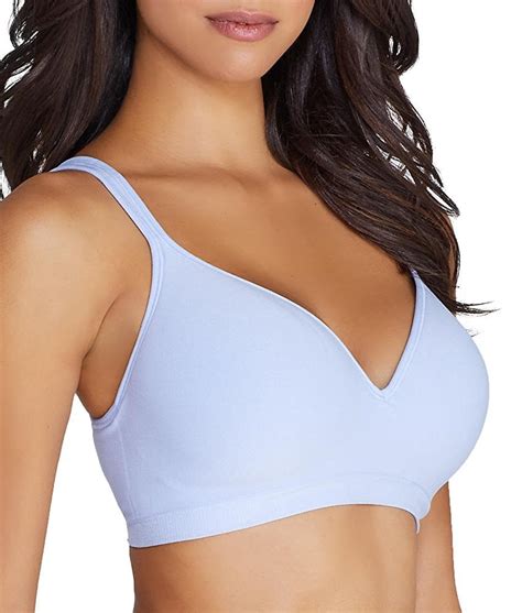 this 22 wireless bra has over 3 500 reviews on amazon and is super supportive