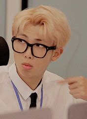 Read ~gif 21~ from the story b.t.s gifs by overdriftingg (~premium trash~) with 8 reads. #Gif реакция BTS # | Meninos bts, Namjoon, Kim namjoon