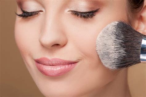 7 Makeup Tips For Round Face