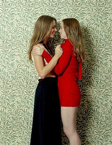 Cute Lesbian Couples Lesbian Love Lesbians Kissing Emily Blunt Oscar Rachel Weisz British