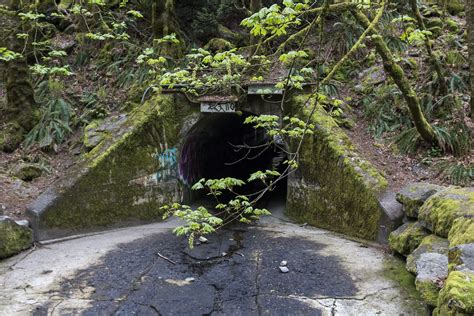 Secret Tunnel From Goldstream Park To Niagara Falls Victo Flickr