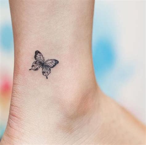 25 Tatuajes de mariposas que te harán lucir súper chic