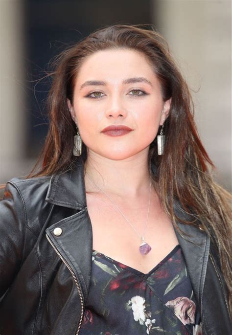 Florence Pugh At The Royal Acadmey Summer Exhibition June Th Mauve Lips Coral Lipstick