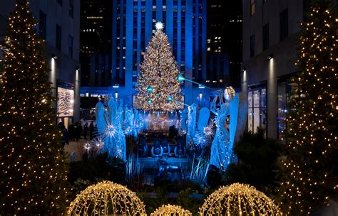 Photos Rockefeller Centre Christmas Tree Shone Brightly With The