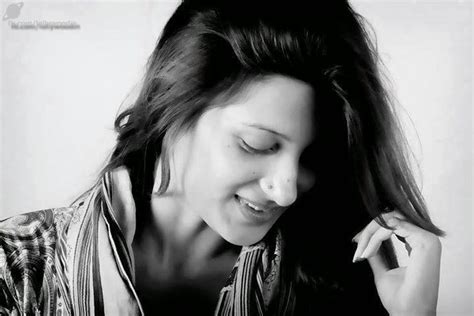 Pakistani Pashto Singer Laila Khan Pictures