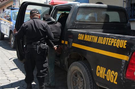 La pnc junto con el ejército de guatemala, tienen la obligación de. Policía Nacional Civil de Guatemala: PNC captura a dos hombres con arma ilegal