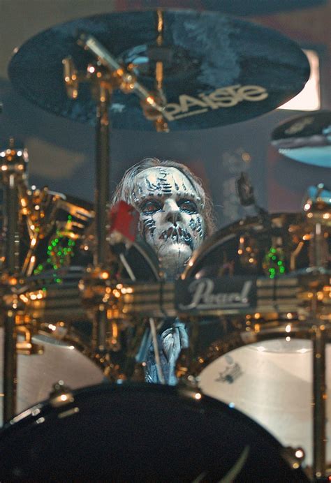 However, this album is regarded as nu metal, while showing influences of other genres. JOEY JORDISON Welcome in the Slipknot world