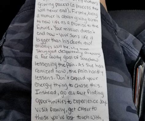 Flight Attendant Writes Heartfelt Note To Grieving Mum