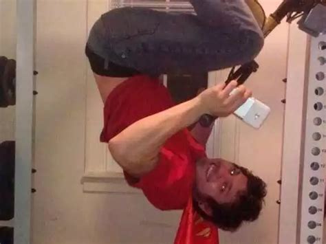 The 12 Most Extreme Selfies From The 2014 Selfie Olympics Business