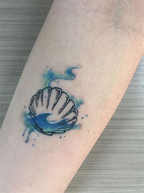 Shell Tattoo By Stabbinglady Shell Tattoos Seashell Tattoos Small