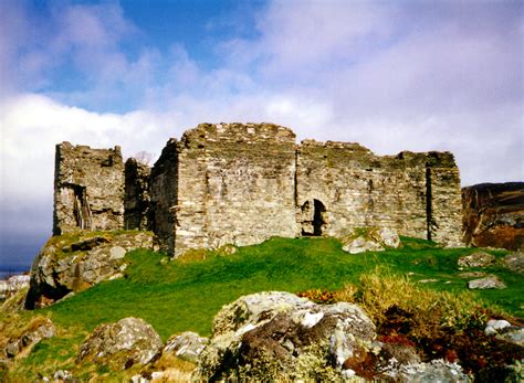 Castle Sween And Kilmory Knap Chapel The Castles Of Scotland