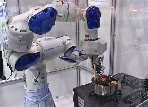 This Ai Robot Chef Leads Pasta Cooking In A Restaurant In Japan Itech