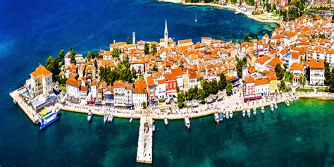 Och inte förgäves, för den lokala kusten är helt enkelt begravd i grönska. Decumanus und Cardo Maximus Straße in Poreč - lust-auf ...