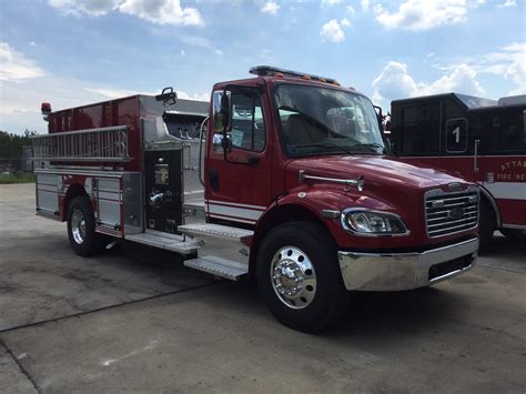 Pierce Freightliner Commercial Pumper Fire Truck Emergency Equipment