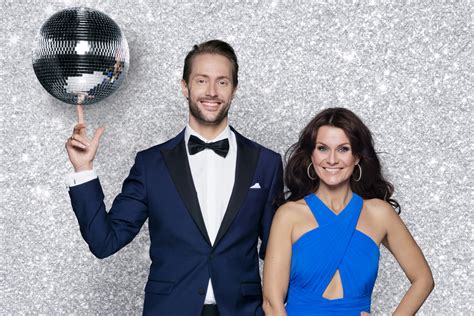 Ifølge programleder anders hoff var duellen rekordjevn, men det ble altså som nevnt kahungu og spilling som måtte forlate «skal vi danse». Anders Hoff blir programleder i «Skal vi danse» - Skal vi ...