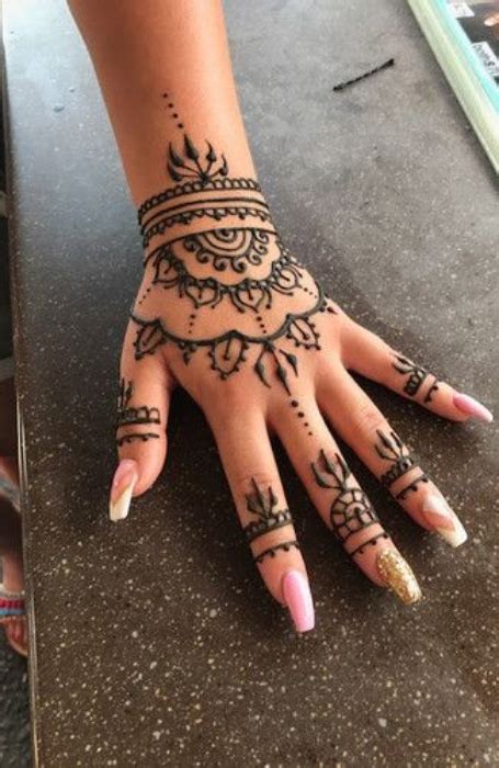 30 Beautiful Henna Tattoo Design Ideas And Meaning The Trend Spotter