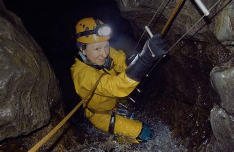 Introduction To Caving Beginner Caving Courses In The Peak District