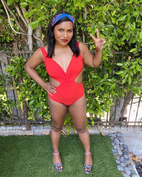 Mindy Kaling Says Goodbye To Summer 2020 With An Instagram Swimsuit Photoshoot