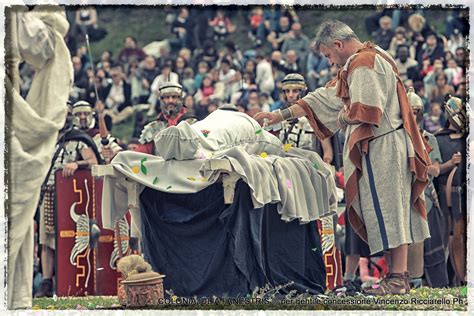Il Funerale Romano Colonia Iulia Fanestris