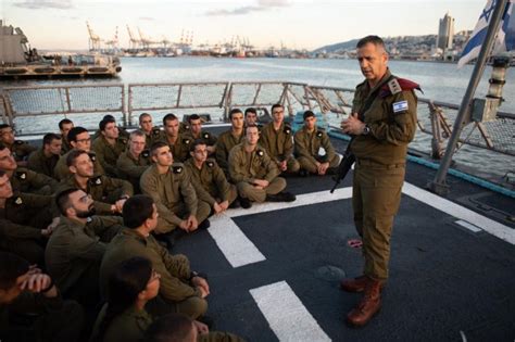 שיחה על שלושה דורות של לוחמי שריון וגם: צפו: הרמטכ"ל ערך בוחן פתע בזרוע הים - סרוגים