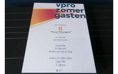 Vpro #zomergasten is een live interviewprogramma, gepresenteerd door @janineabbring, waarin bekende nederlanders hun ideale. Pitch decorontwerp VPRO Zomergasten 2017 | Muurbloem.com