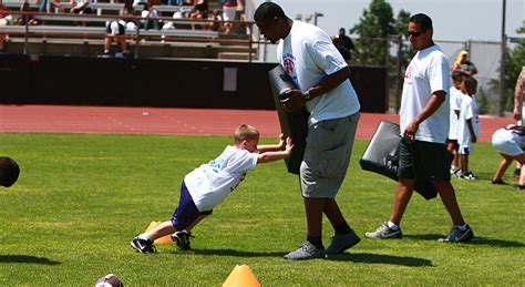 Terrell Thomas Nfl Stars Show Fundamentals To Young Players Em Speed