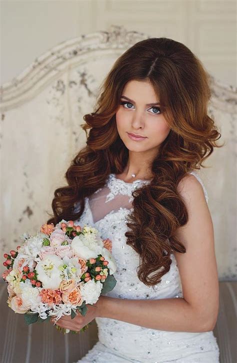 Wedding hairstyles 2021 already had high importance for people in distant past, acquiring even ritual meaning. Pakistani Wedding Hairstyles Pictures For Brides