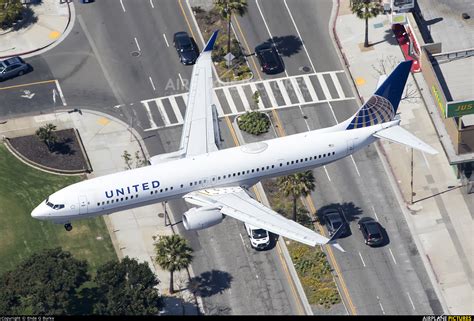 N37464 United Airlines Boeing 737 900 At Los Angeles Intl Photo Id