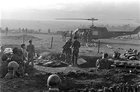Vietnam War 1965 Evacuation Of American Wounded Soldiers Flickr