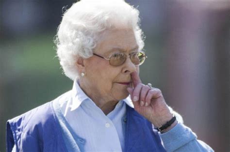 Queen Captured Picking Her Nose At Royal Windsor Horse Show Daily Star